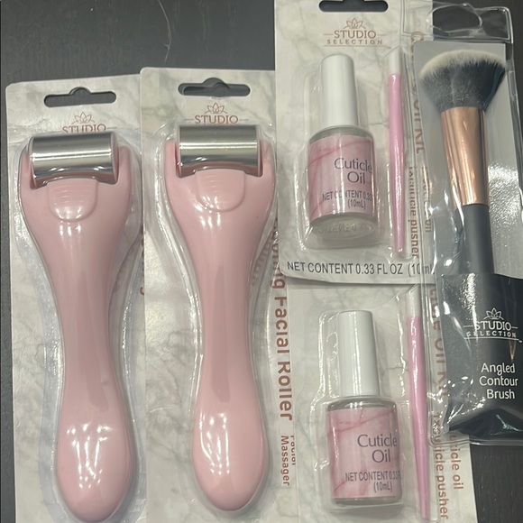 Studio Selection Pink Facial Roller and Beauty Set - Picture 1 of 4